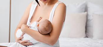 Грудное молоко: «лучшее питание для младенца»?